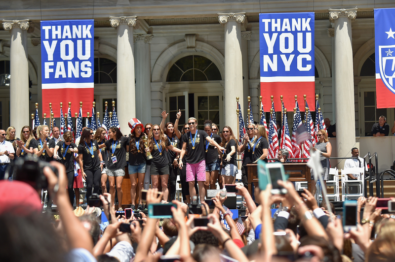 Illustration for article titled Scenes From The USWNT's Victory Parade